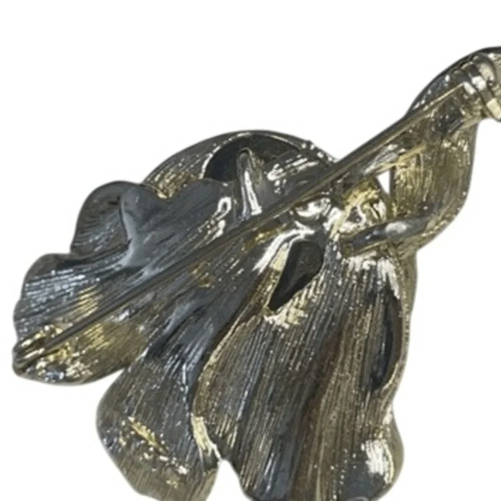 Vintage Lisner Flower Brooch Gold Tone Textured Floral Pin Signed Designer 2.25